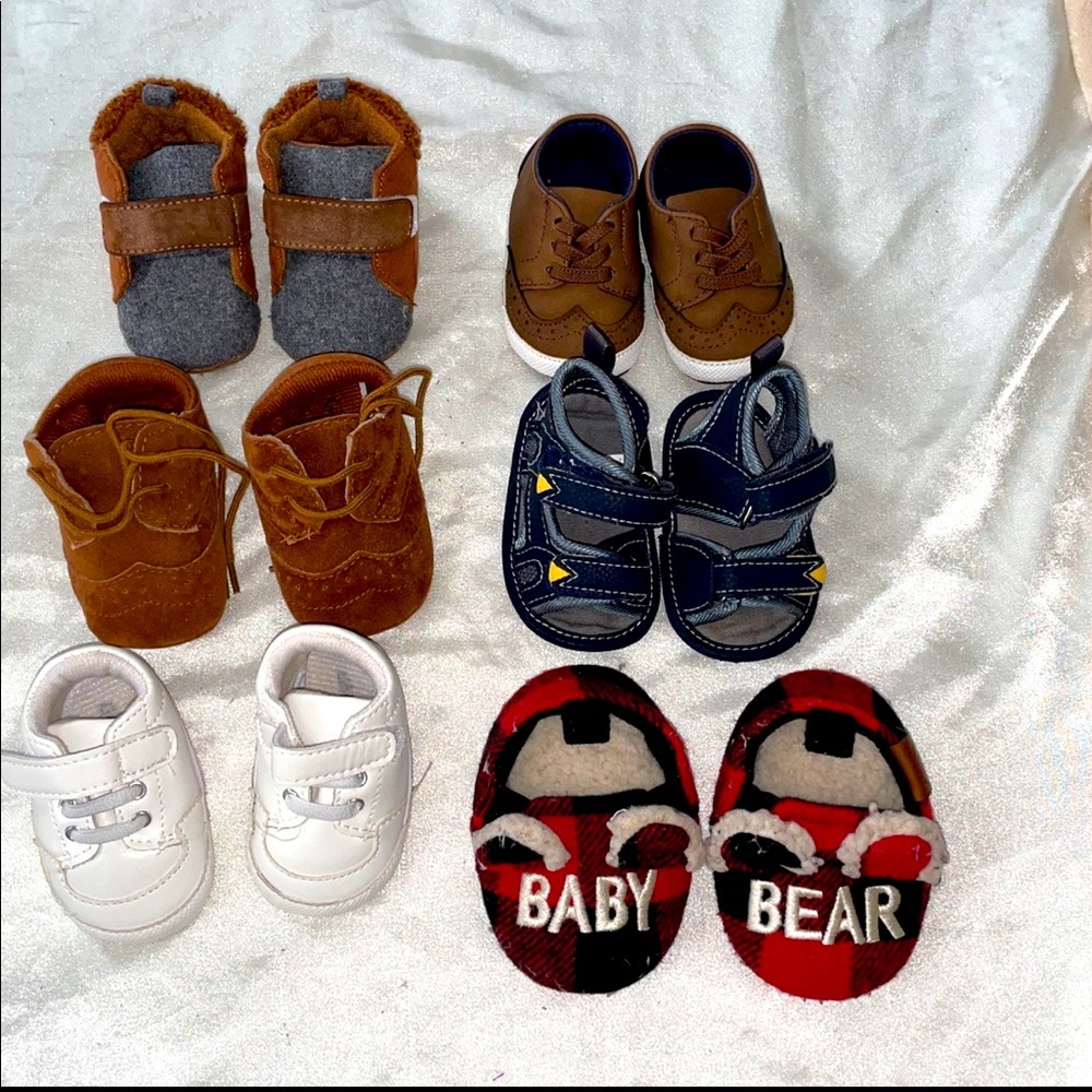 Different colors shoes selling them all for 5 dollars each